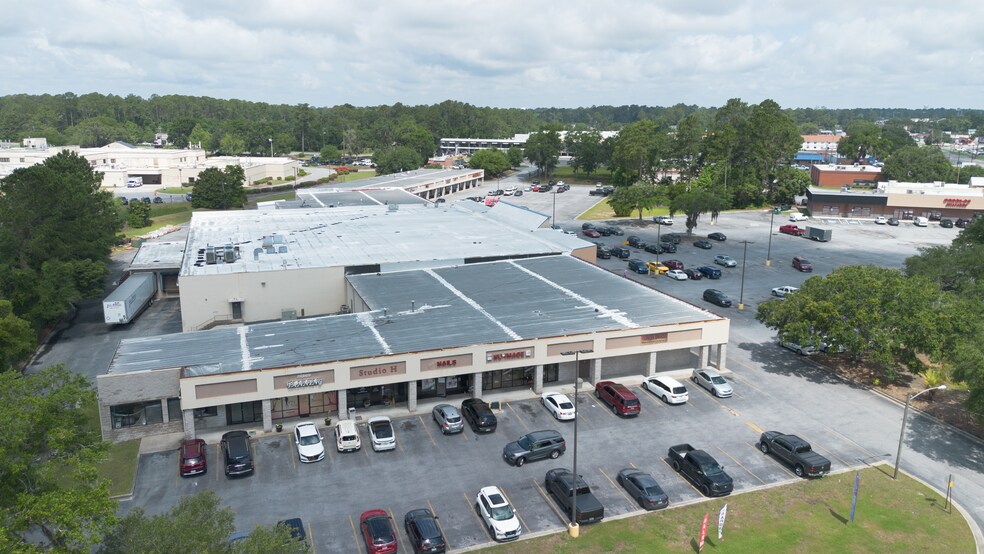 103 E General Screven Way, Hinesville, GA à vendre - Photo du bâtiment - Image 2 de 13