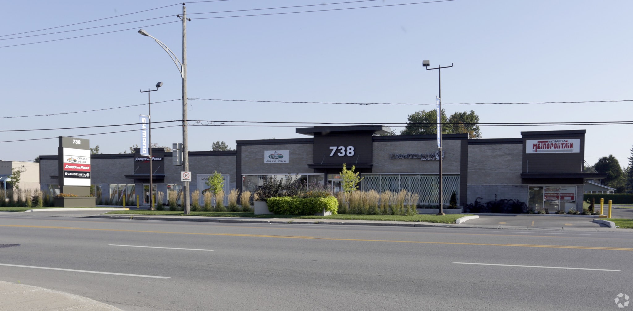 738 Boul du Curé-Labelle, Blainville, QC for sale Primary Photo- Image 1 of 1