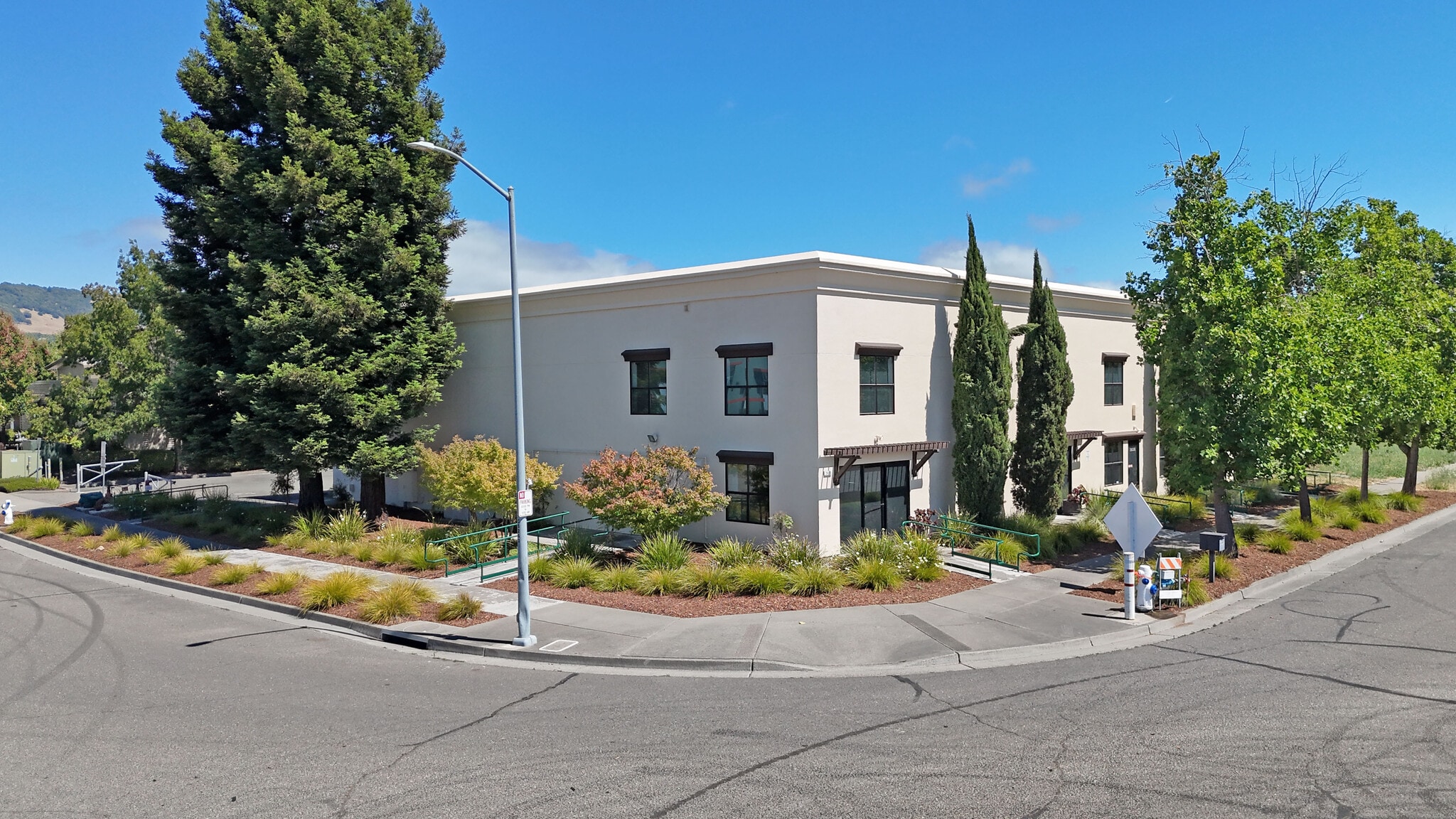 2930 Dutton Ave, Santa Rosa, CA for lease Building Photo- Image 1 of 2
