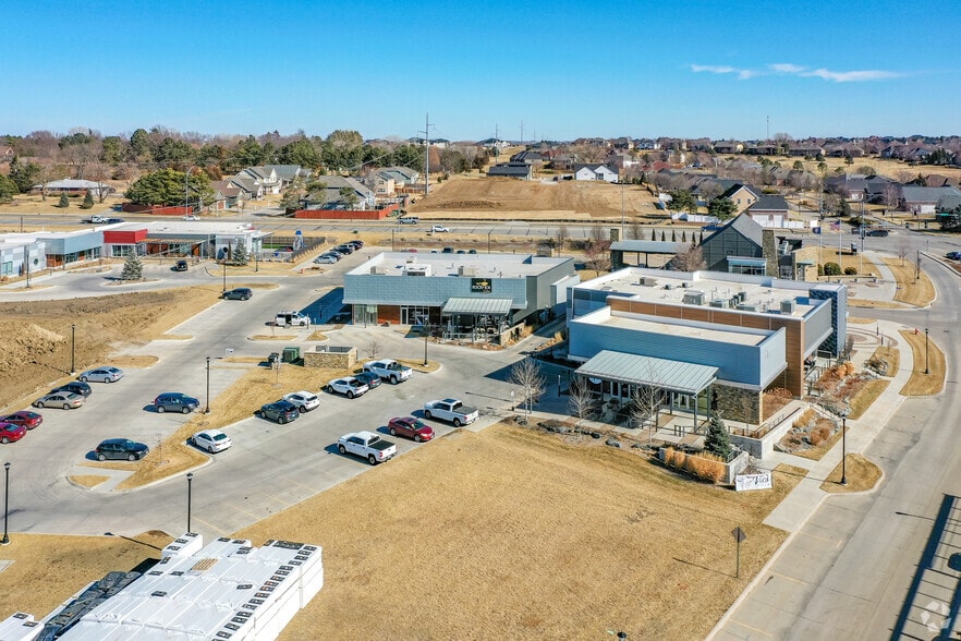 5025 Lindberg St, Lincoln, NE for lease - Building Photo - Image 2 of 3