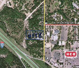 Plus de détails pour 606 School St, Boerne, TX - Terrain à vendre