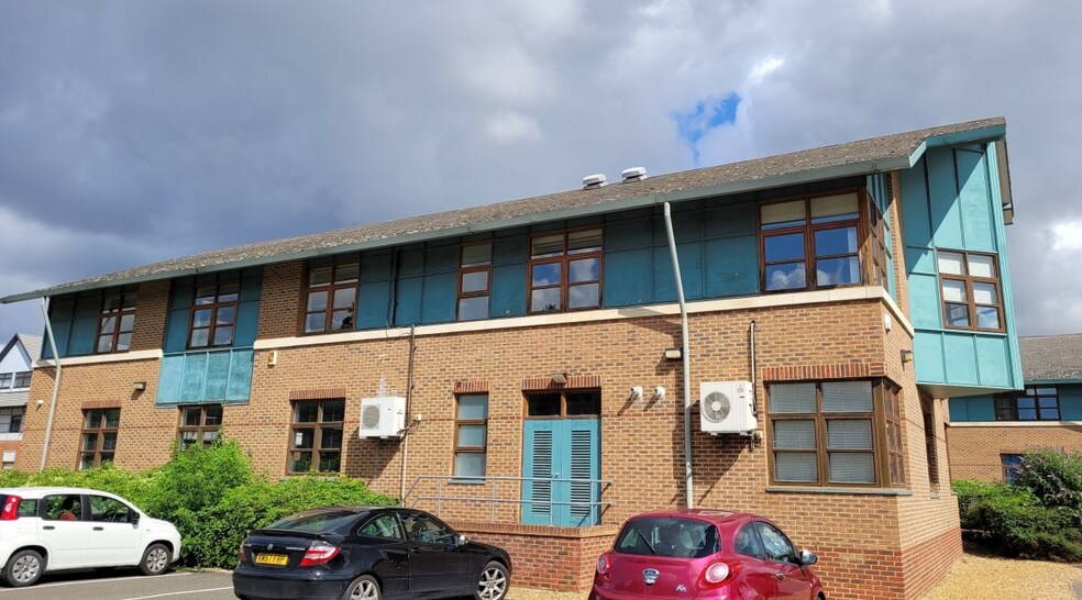 Meadow Ln, St Ives à louer - Photo du bâtiment - Image 3 de 11