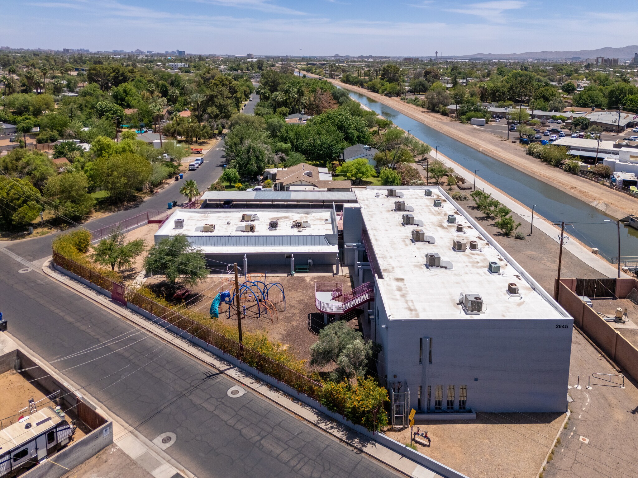 2645 N 24th St, Phoenix, AZ à vendre Photo du bâtiment- Image 1 de 19