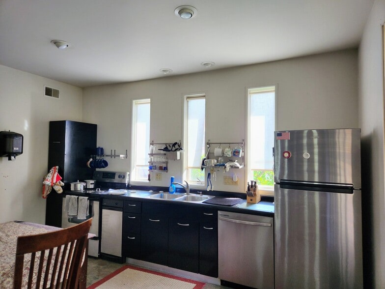108 S Market St, Ligonier Township, PA for sale - Interior Photo - Image 3 of 29