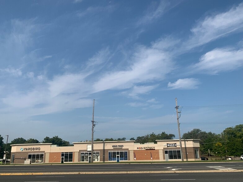 1S550 Route 83, Oakbrook Terrace, IL for lease - Building Photo - Image 1 of 5