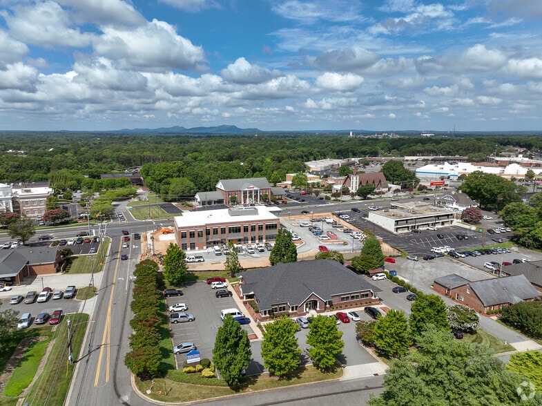 250 S New Hope Rd, Gastonia, NC for lease - Building Photo - Image 2 of 11