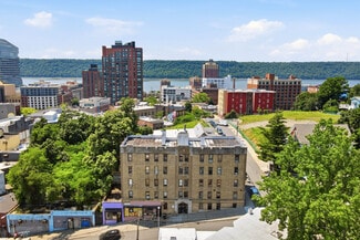 More details for 2 Overlook Ter, Yonkers, NY - Multifamily for Sale
