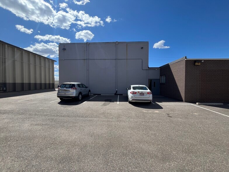 5700 Logan St, Denver, CO for lease - Building Photo - Image 3 of 14