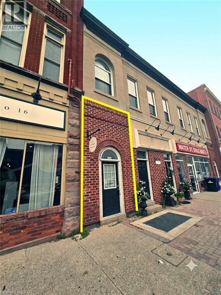 18 Water St N, Cambridge, ON for lease - Primary Photo - Image 1 of 5