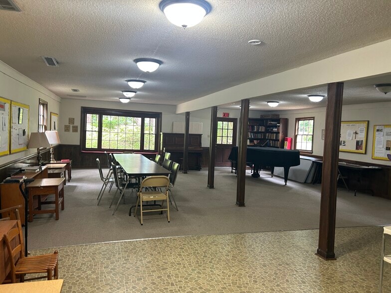 870 Weaver Dairy Rd, Chapel Hill, NC for sale - Building Photo - Image 3 of 6