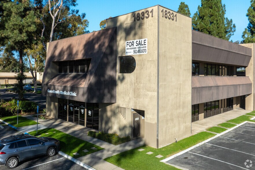 18331 Gridley Rd, Cerritos, CA à vendre - Photo principale - Image 1 de 4