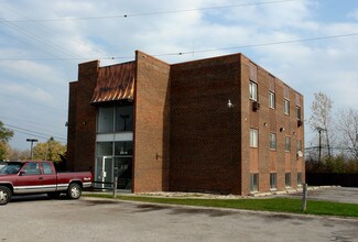 Plus de détails pour 2619 Martin Luther King Jr Dr, North Chicago, IL - Bureau à vendre