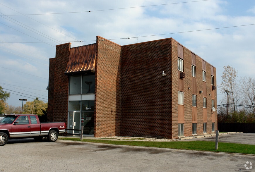 2619 Martin Luther King Jr Dr, North Chicago, IL for sale - Primary Photo - Image 1 of 3