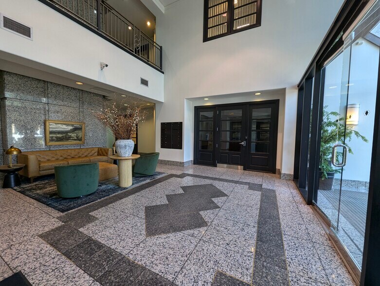 574-584 S State St, Orem, UT à louer - Hall d’entrée - Image 3 de 13
