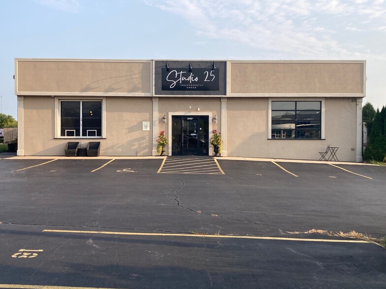 2525 W Bethany Rd, Sycamore, IL for lease - Building Photo - Image 1 of 30