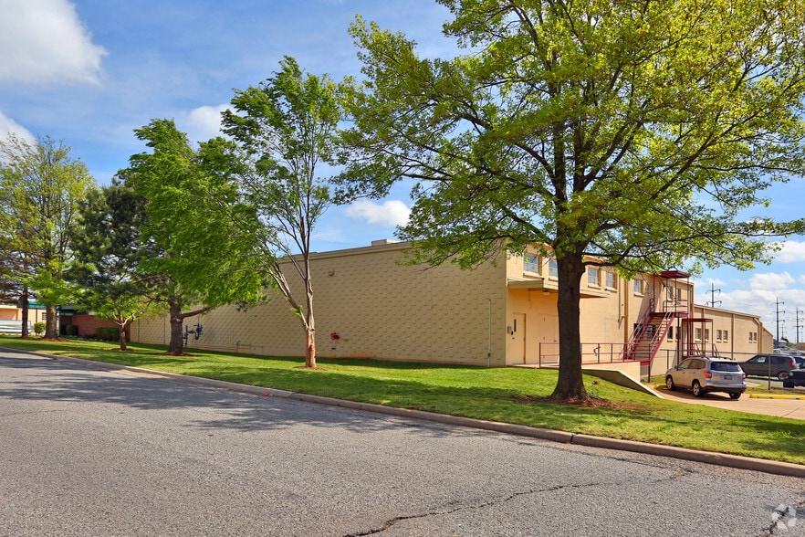 3810 N Tulsa Ave, Oklahoma City, OK for lease - Primary Photo - Image 1 of 23