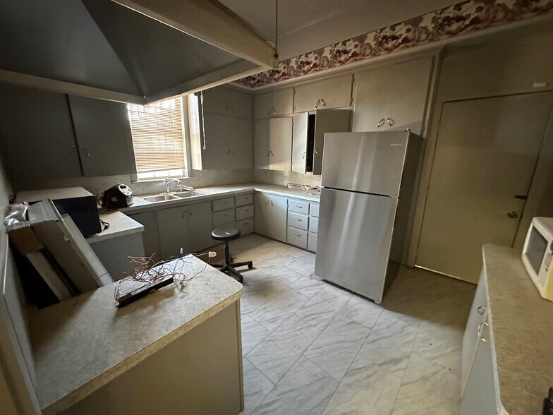 2435 24th St, Lubbock, TX à vendre - Photo du bâtiment - Image 2 de 4