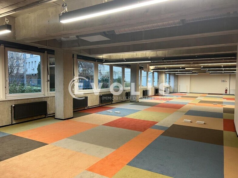 Office in Paris for sale - Interior Photo - Image 2 of 3