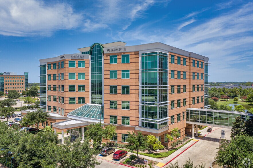 21212 Northwest Fwy, Cypress, TX à louer - Photo du bâtiment - Image 3 de 19