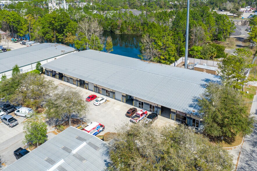 11501 Columbia Park Dr, Jacksonville, FL à louer - Photo du bâtiment - Image 3 de 6