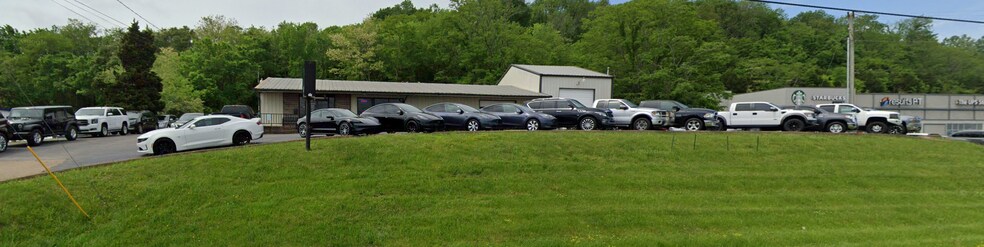 617 S James Campbell Blvd, Columbia, TN à louer - Photo du bâtiment - Image 3 de 13