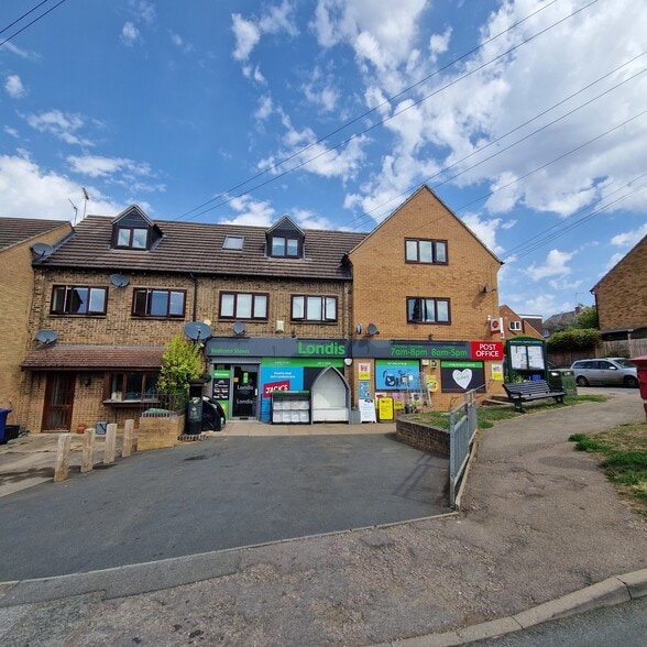 43-45a Molyneux Dr, Bodicote à vendre - Photo du bâtiment - Image 1 de 11
