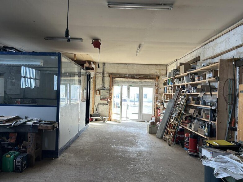 Flex in Saint-Junien for sale - Interior Photo - Image 3 of 4