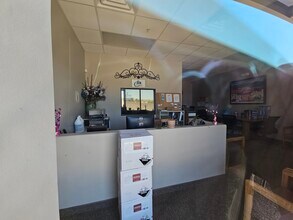 2921 Friendly Pl, Bullhead City, AZ for lease Interior Photo- Image 2 of 12