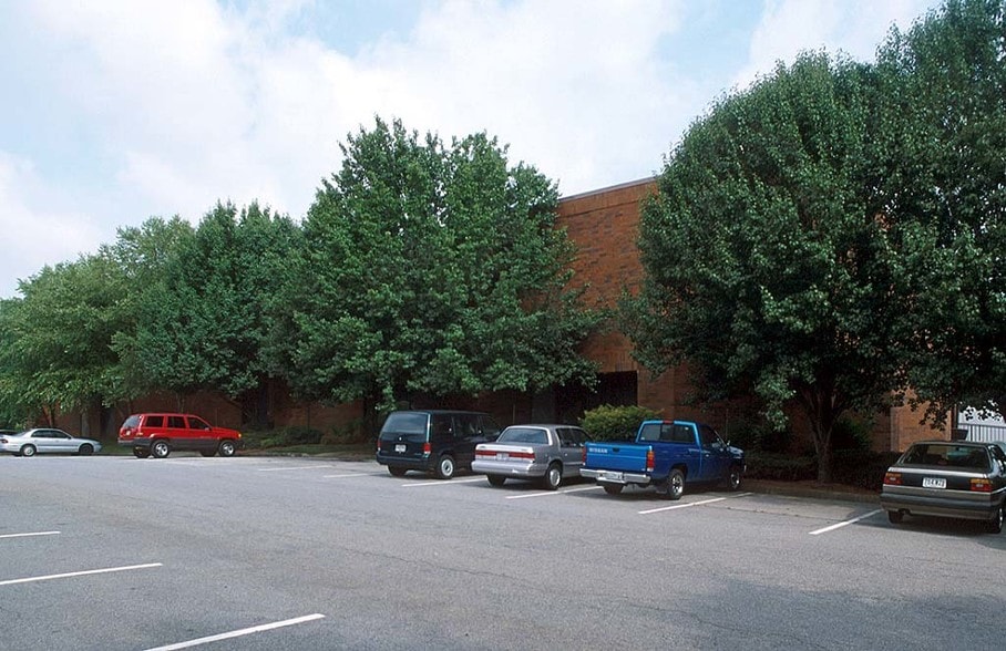 625 Old Norcross Rd, Lawrenceville, GA for lease - Building Photo - Image 3 of 6