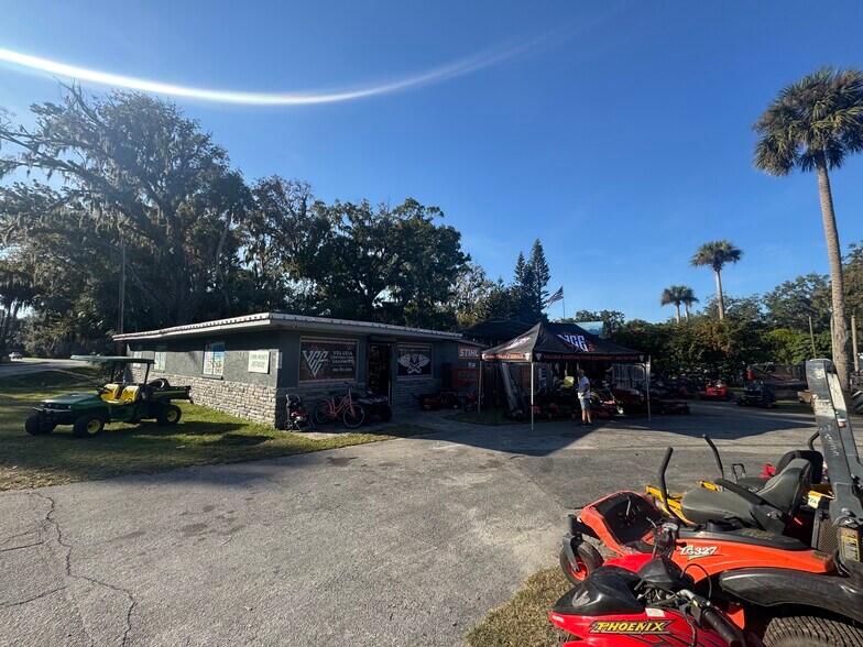 1051 Herbert St, Port Orange, FL à vendre - Photo du bâtiment - Image 2 de 5