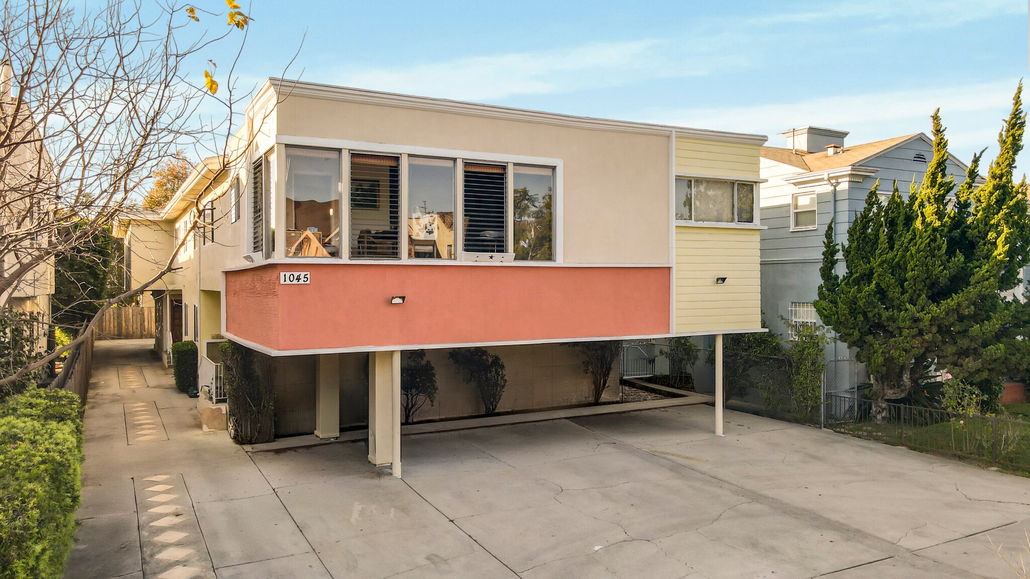 1045 S Cloverdale Ave, Los Angeles, CA for sale Primary Photo- Image 1 of 16