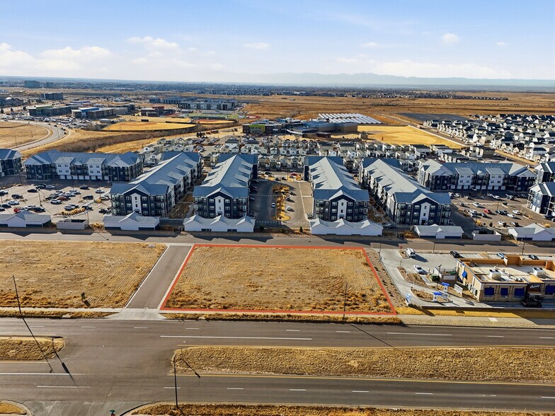 5035 Tower Rd, Denver, CO à louer - Photo du bâtiment - Image 2 de 7