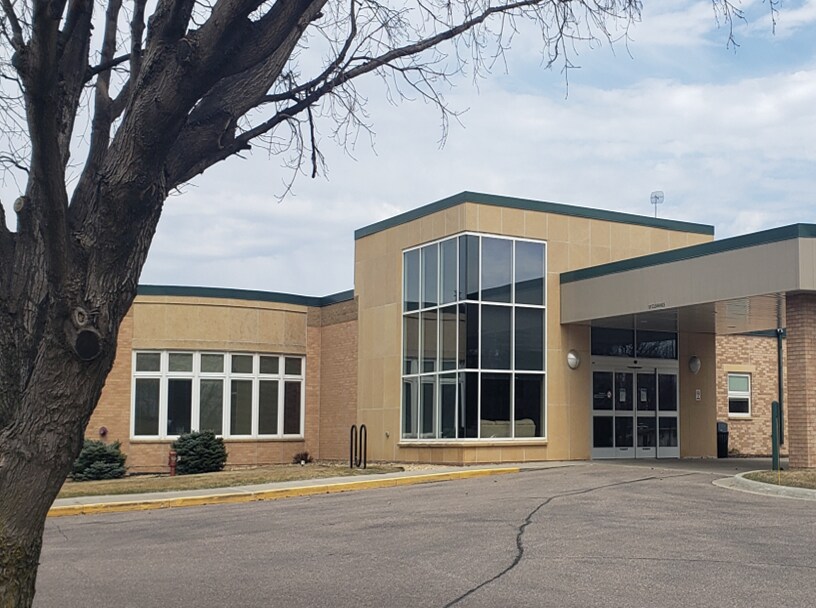 625 N Jackson Ave, Springfield, MN à louer Photo du bâtiment- Image 1 de 22