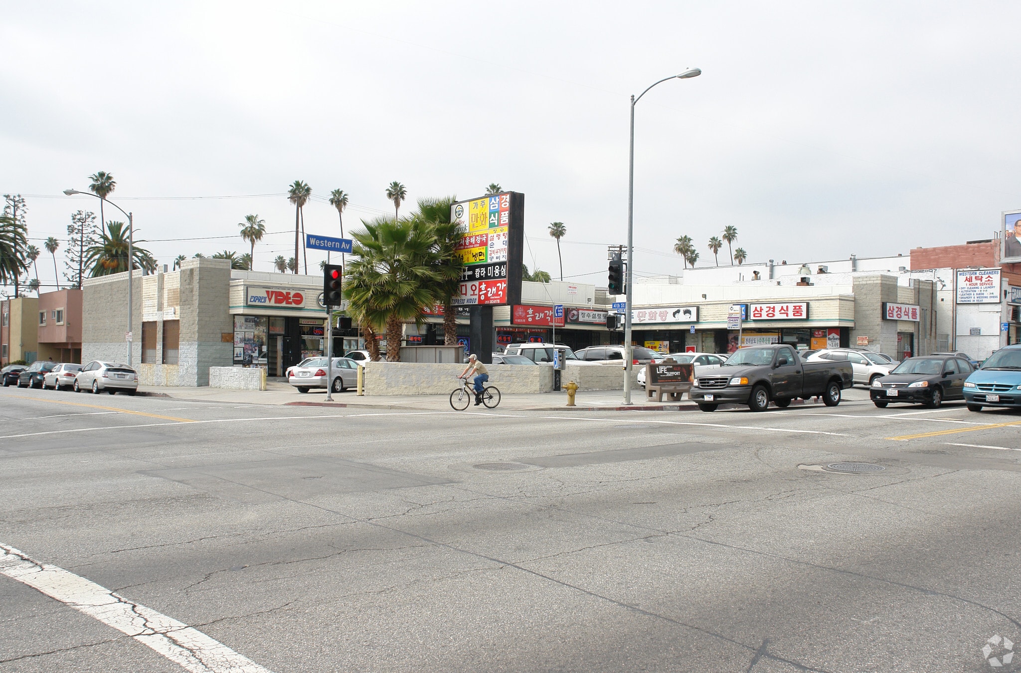 355-365 S Western Ave, Los Angeles, CA for lease Building Photo- Image 1 of 9