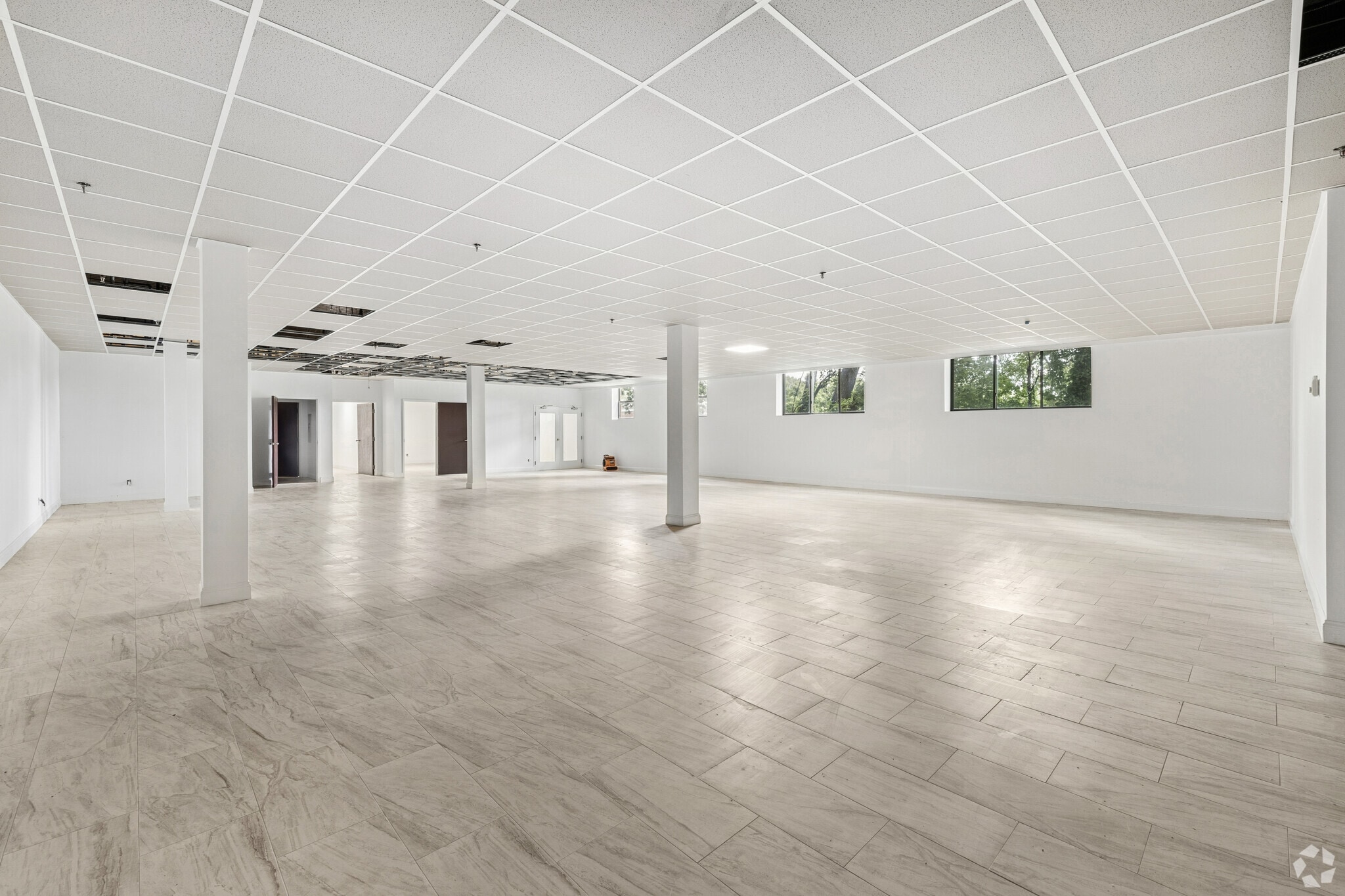 949-955 Yonkers Ave, Yonkers, NY for lease Interior Photo- Image 1 of 3