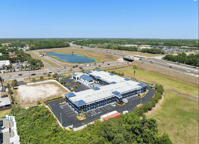 8750 E Colonial Dr, Orlando, FL à vendre - Photo du bâtiment - Image 1 de 14