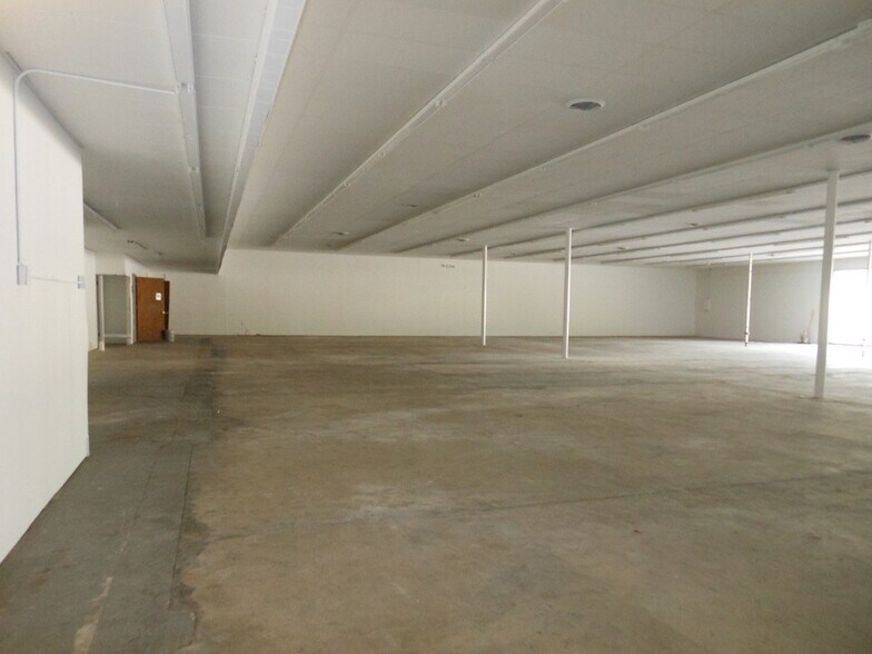 2911-2915 Jacksonville Rd, Ocala, FL à louer - Photo intérieure - Image 3 de 4