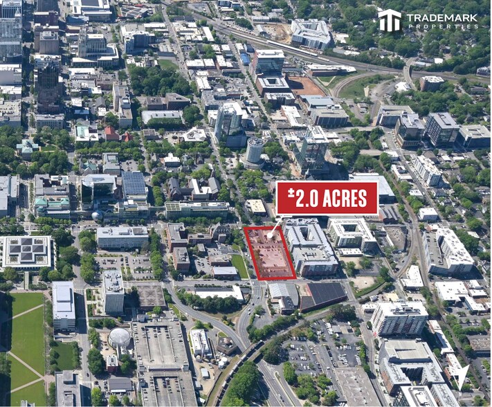 Two Acre Development Opportunity portefeuille de 3 propriétés à vendre sur LoopNet.ca - Aérien - Image 2 de 3