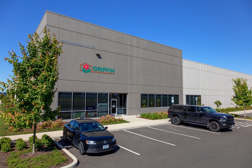 3345 Aumsville Hwy SE, Salem, OR à louer - Photo du bâtiment - Image 2 de 4