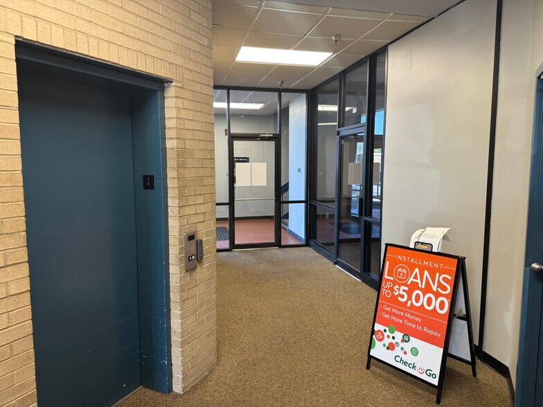 6112 McCart Ave, Fort Worth, TX à louer - Photo intérieure - Image 3 de 12
