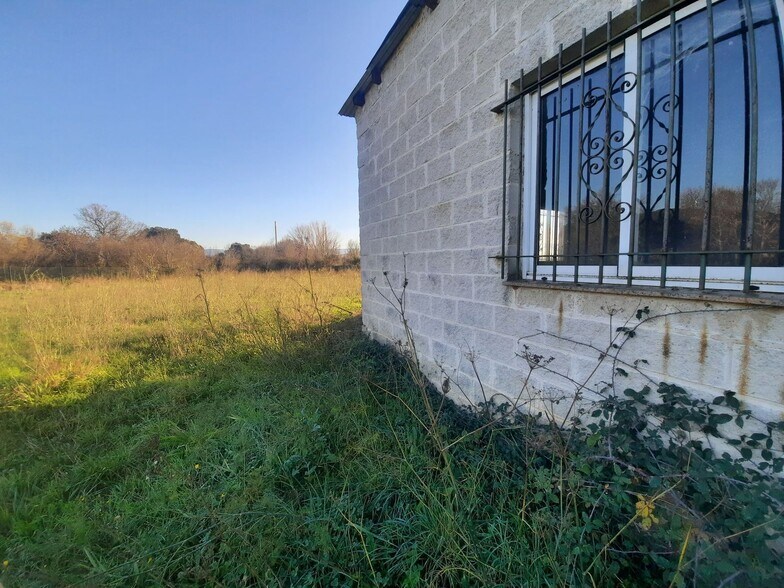 Calle del Ferrocarril, S/N, Cubillos del Sil, León à vendre - Photo du bâtiment - Image 3 de 4