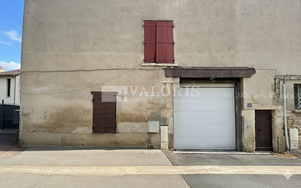 Industrial in Gleizé for lease Building Photo- Image 1 of 5