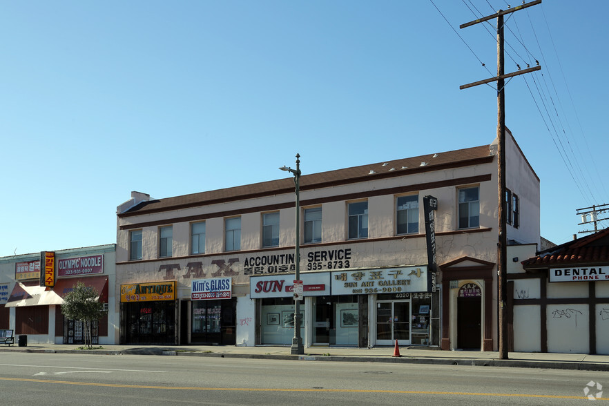 4012 W Olympic Blvd, Los Angeles, CA à louer - Photo du bâtiment - Image 2 de 4