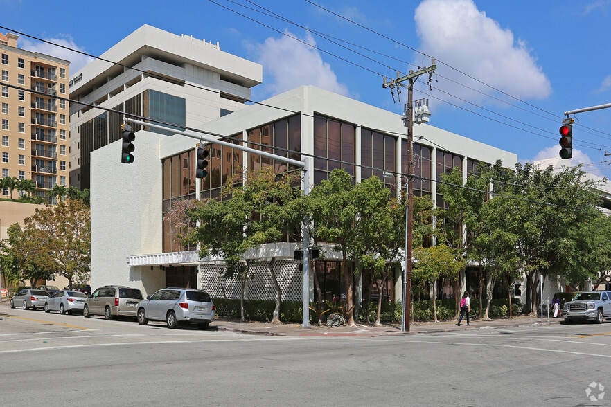 301 Almeria Ave, Coral Gables, FL for lease - Building Photo - Image 2 of 7
