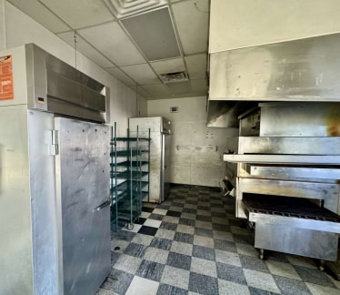 955 Main St, Mukwonago, WI à louer - Photo du bâtiment - Image 3 de 4