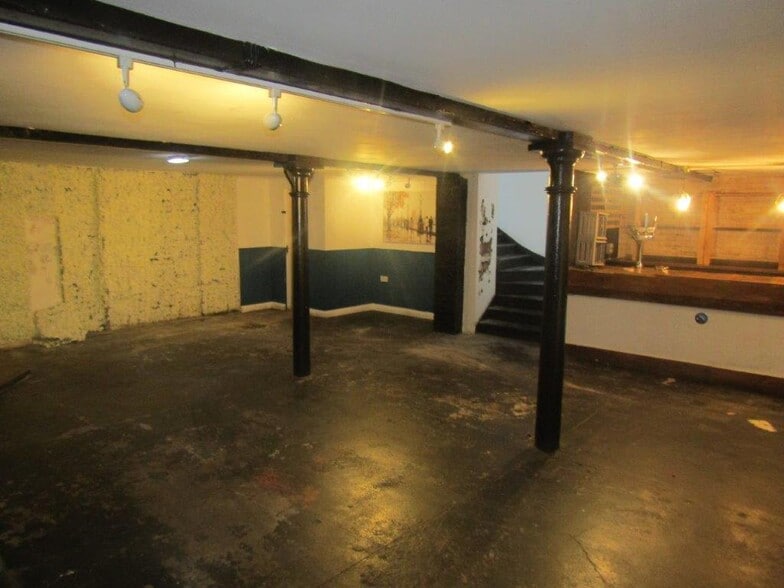 100 High St, Bedford à louer - Photo du bâtiment - Image 3 de 8