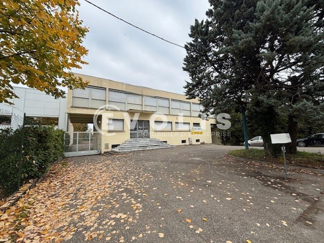 Local d'activités dans Décines-Charpieu à vendre Photo du bâtiment- Image 1 de 13