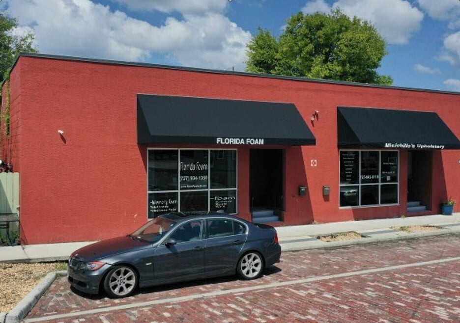 120 Ring Ave S, Tarpon Springs, FL à louer Photo intérieure- Image 1 de 8