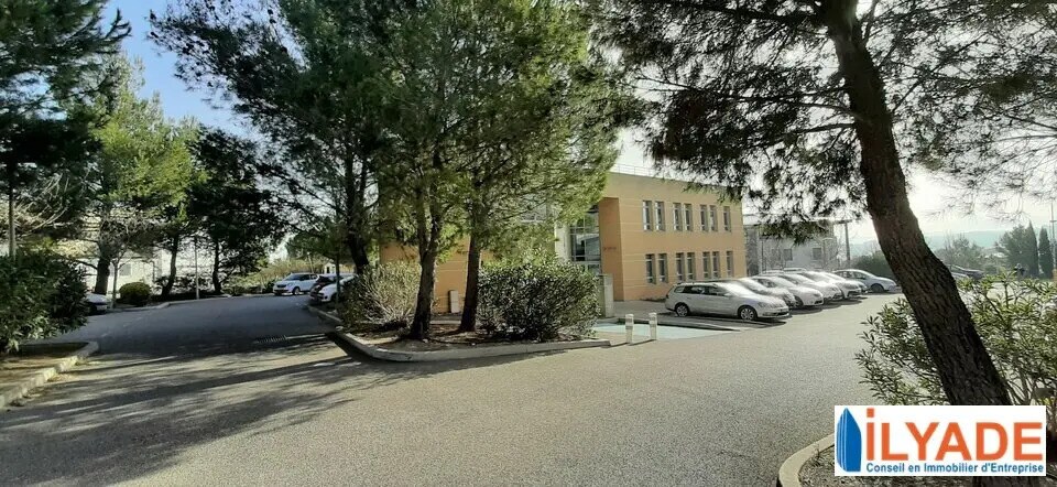 Office in Aix-en-Provence for sale Building Photo- Image 1 of 8
