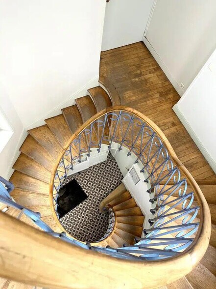 Bureau dans Louveciennes à louer - Photo intérieure - Image 2 de 12